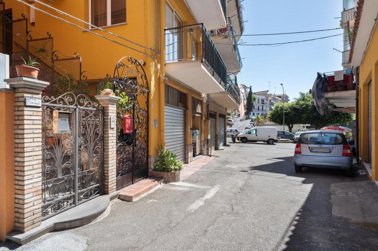 Ferienwohnung Taormina Mela'S Holidays Near The Historic Center Exterior foto
